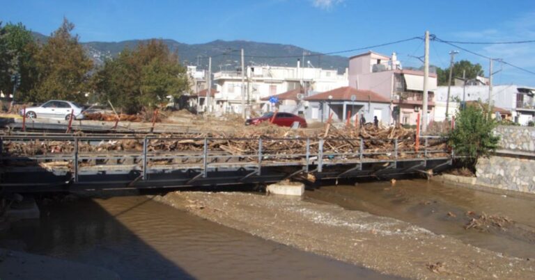 ΕΦΣΥΝ: Νέα γέφυρα λειτούργησε ως φράγμα πλημμυρίζοντας τη Νέα Ιωνία και τον Βόλο